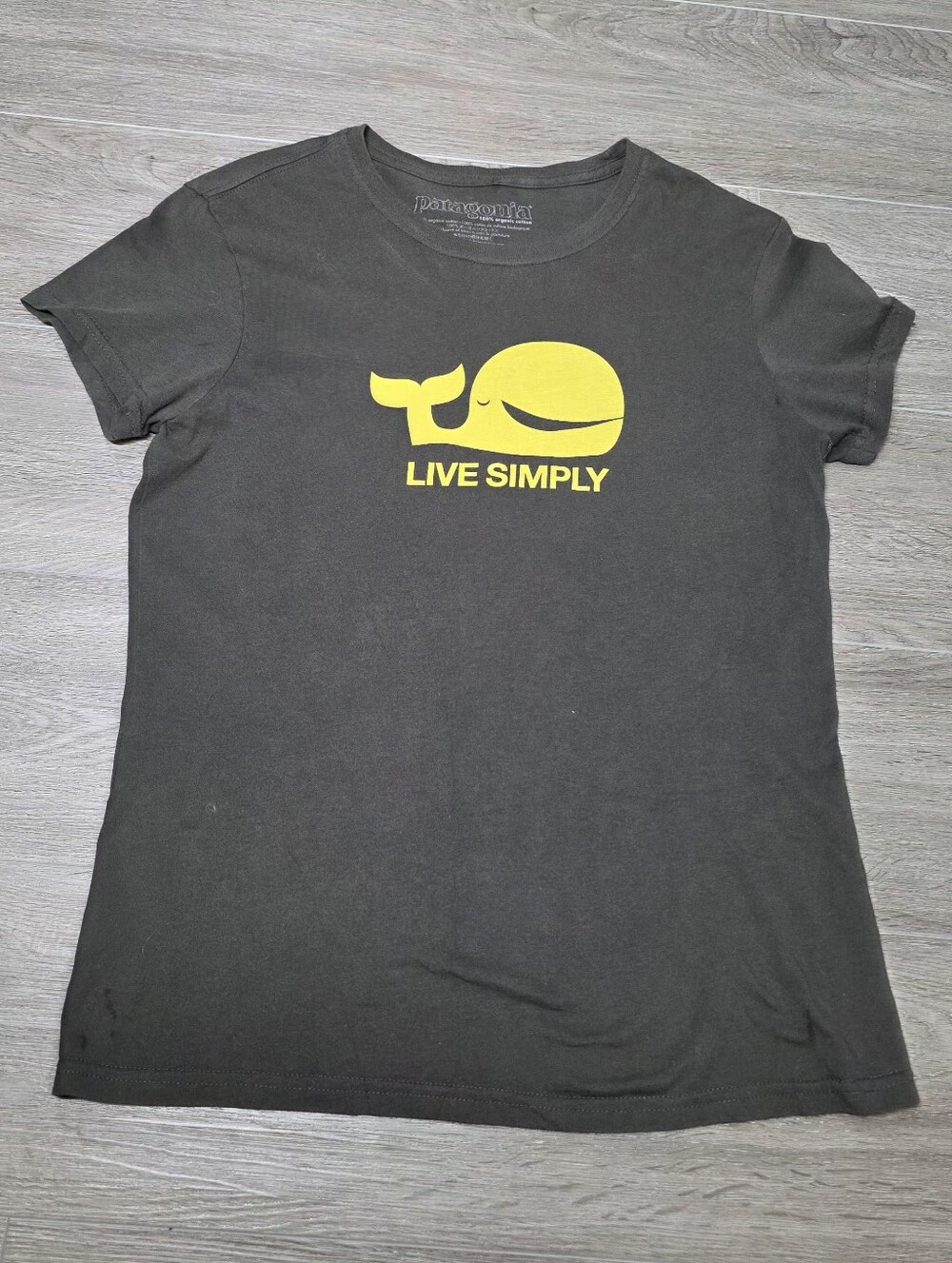 RARE Patagonia Live Simply Whale T-Shirt Womans Size Large 100% Organic Cotton